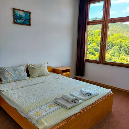 Hotel кючуковата къща